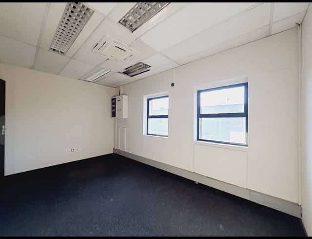 1,230.10M² OFFICE TO LET IN HALFWAY HOUSE